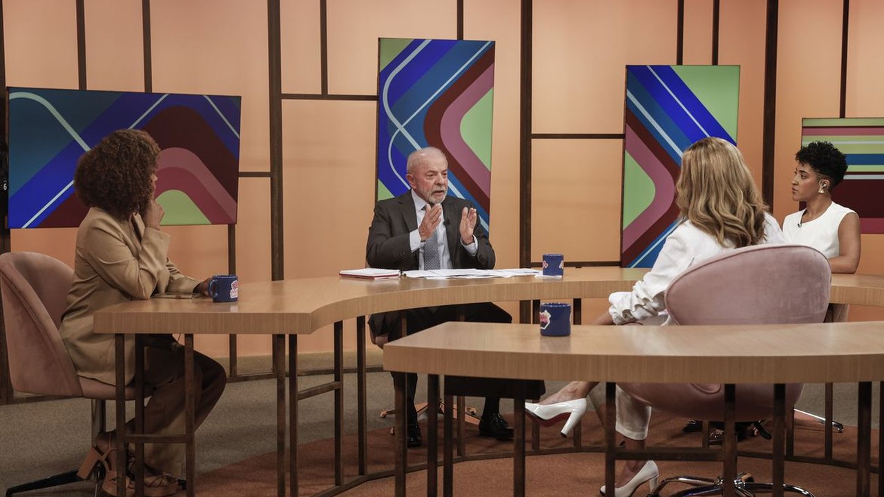 Lula diz que monitora preço dos combustíveis todos os dias