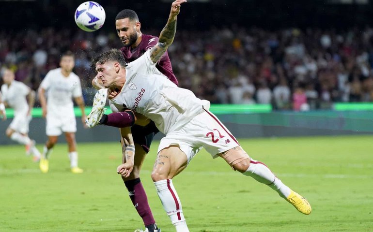 Roma perde muitos gols, mas estreia com vitória sobre Salernitana no Italiano