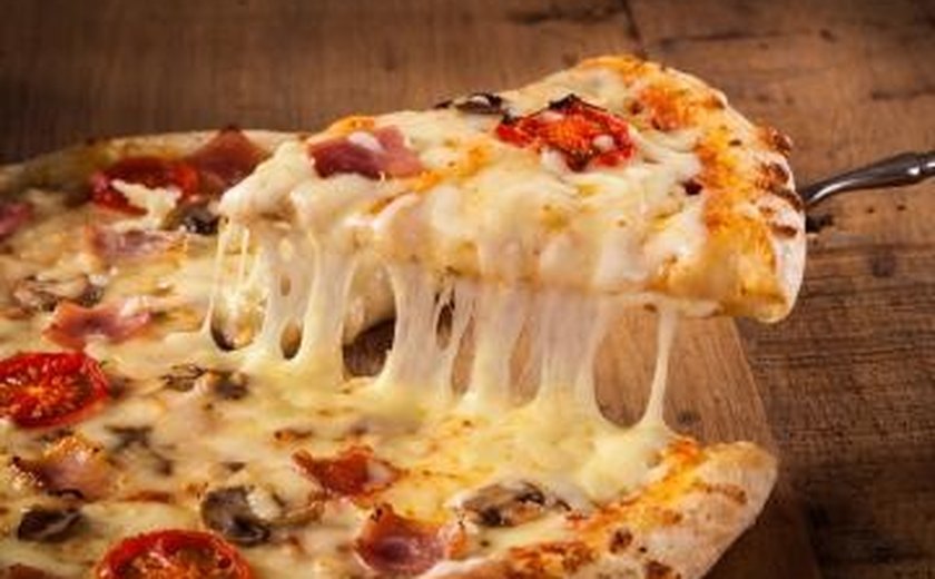 Você não come a borda da pizza com medo de engordar? Ela pode ajudar na dieta, explica nutricionista; entenda