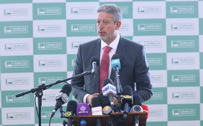 Lira defende conclusão da reforma tributária e diz que texto é ‘divisor de águas’ para economia