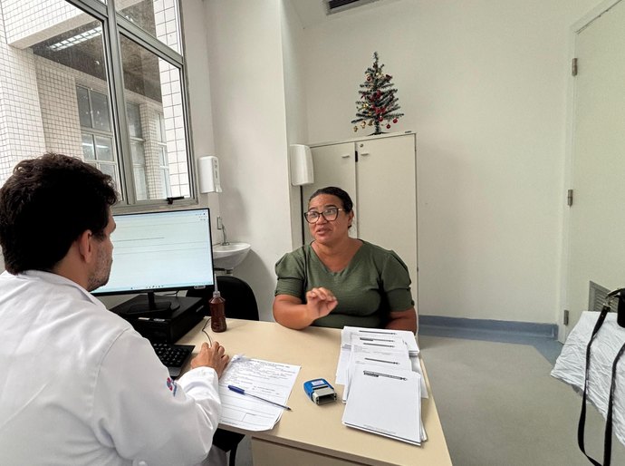 AVC ou enxaqueca com aura? Entenda as diferenças e saiba quando buscar ajuda imediata