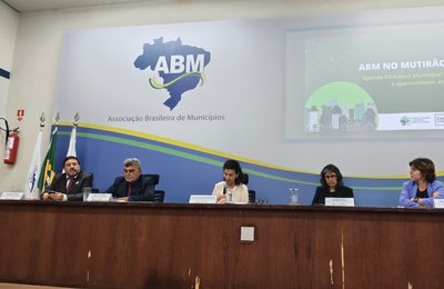 ABDE destaca papel estratégico do financiamento climático para municípios em evento da ABM em Brasília