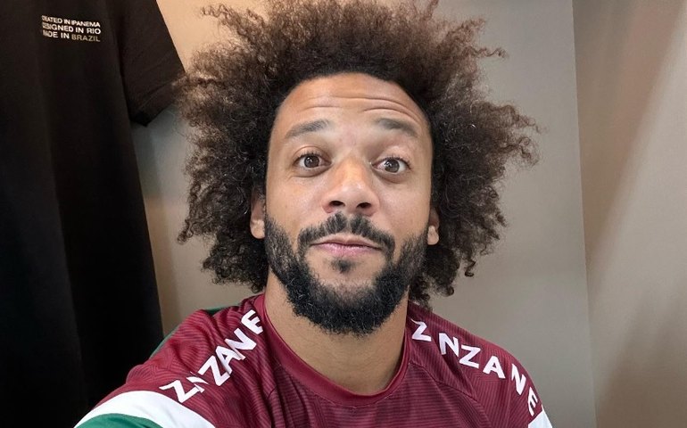 Marcelo treina e deve reforçar Fluminense no clássico com o Flamengo
