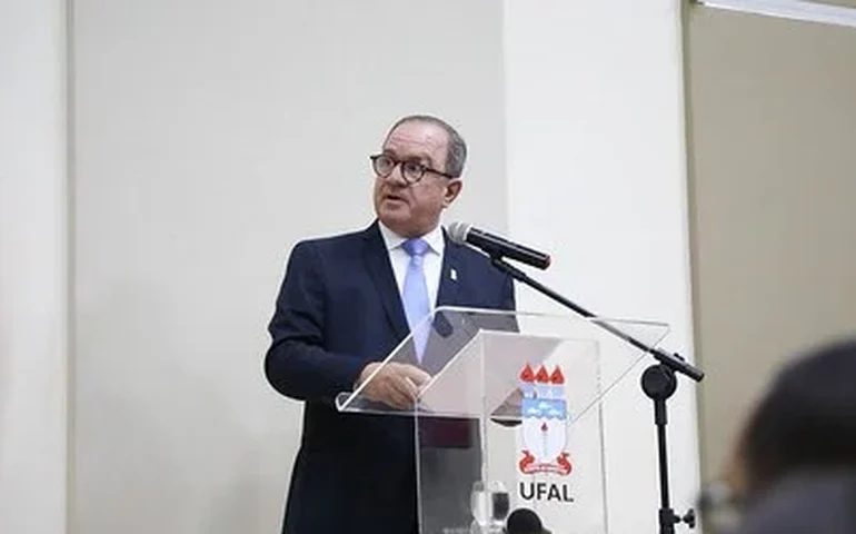 Mário Jucá é escolhido membro titular da Academia Alagoana de Educação