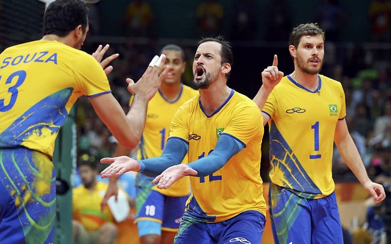 Brasil vence Rússia de virada e fica perto das semifinais do Mundial de Vôlei