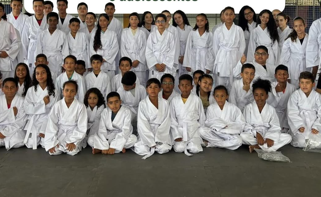 Crianças de Jundiá com Kimono. Fonte: Redes sociais