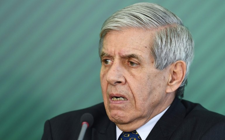 Augusto Heleno anuncia Frank Márcio de Oliveira como novo diretor da Abin