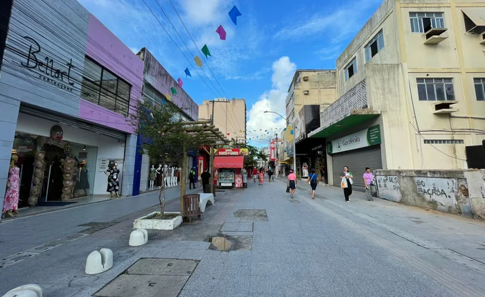 Centro Pesqueiro, feiras e shoppings terão horários diferenciados no feriado