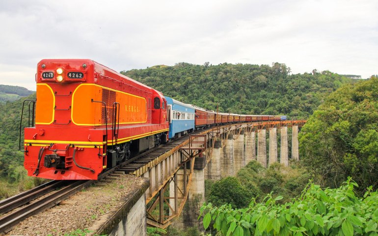 Área atingida por ciclone no RS retoma passeio tradicional de trem