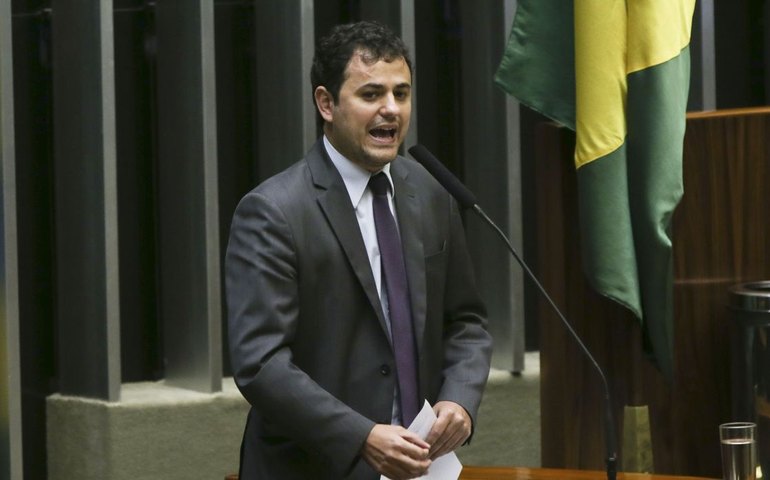 Deputado Glauber Braga foi multado em ação de homem que incitou golpe