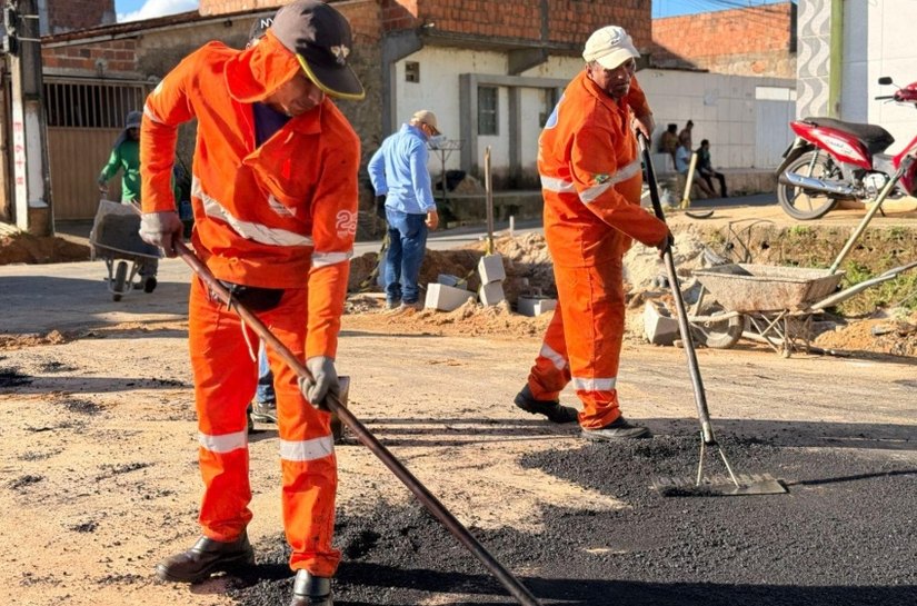 Prefeitura avança com obras de pavimentação e drenagem em novo trecho do Village Campestre 2