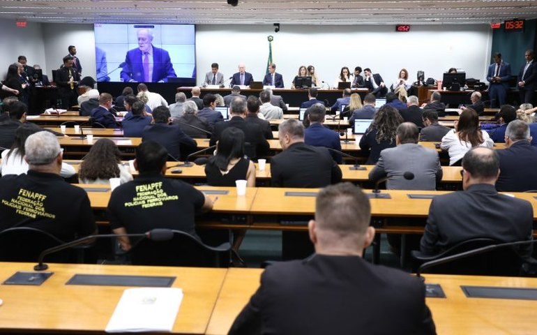 PEC da Segurança: deputados articulam fim da progressão para crimes 'supergraves' e referendo para instituir prisão perpétua