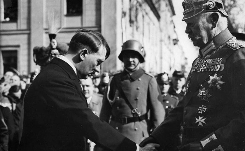Como Hitler quis aplicar o modelo expansionista americano para tomar toda a Europa e seus recursos?