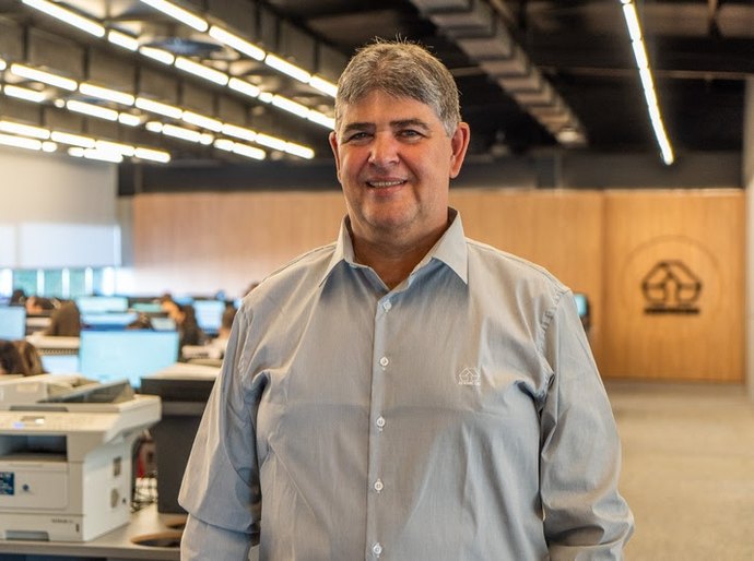 Alta do frete rodoviário impulsiona investimentos em caminhões e fortalece o consórcio