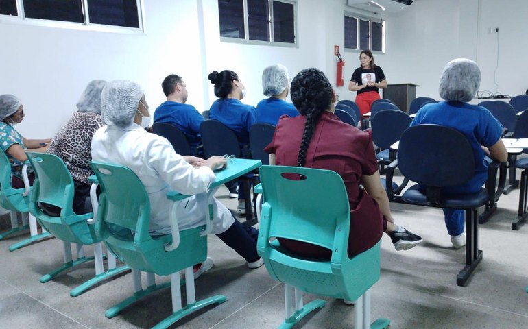 Saúde prossegue com capacitação de profissionais sobre acolhimento a pessoas em situação de rua