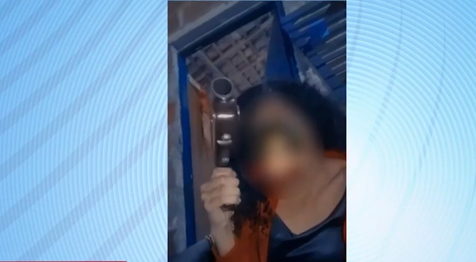 Apuração da TV Atalaia diz que influenciadora digital estaria aliciando menores para o crime. / Foto: Imagem: Reprodução/TV Atalaia