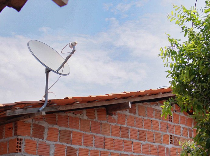 Sem a nova parabólica digital você pode ficar sem TV: veja como pedir seu kit gratuitamente