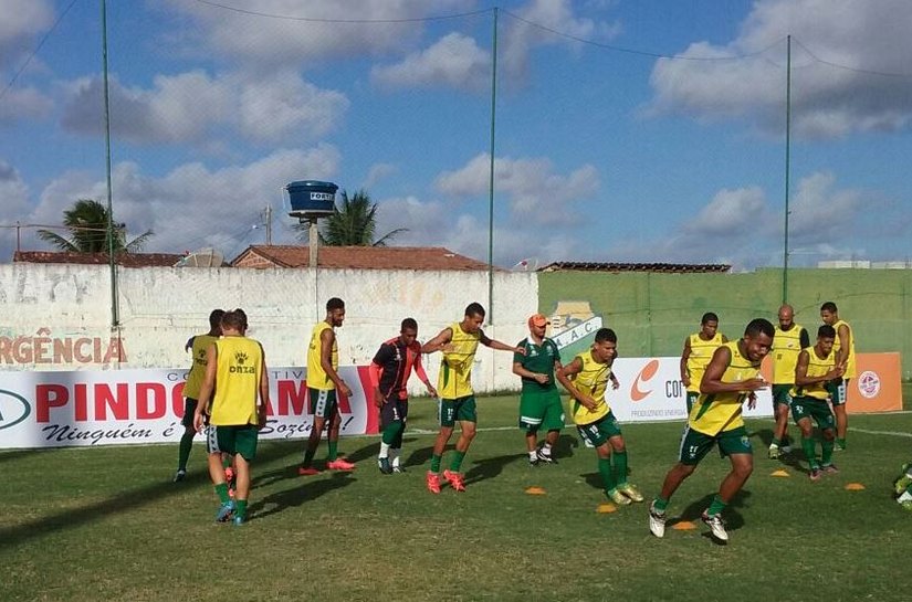 Coruripe faz último coletivo antes de enfrentar o Santa Rita em Boca da Mata