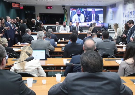 Diretor da Polícia Federal rebate acusações de uso político da instituição