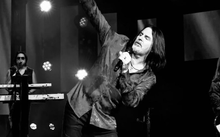 Tommy DeCarlo, vocalista do Boston, morre aos 60 anos vítima de câncer