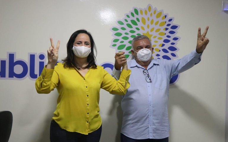 Fabiana Pessoa realiza convenção e anuncia Everton Santiago como vice