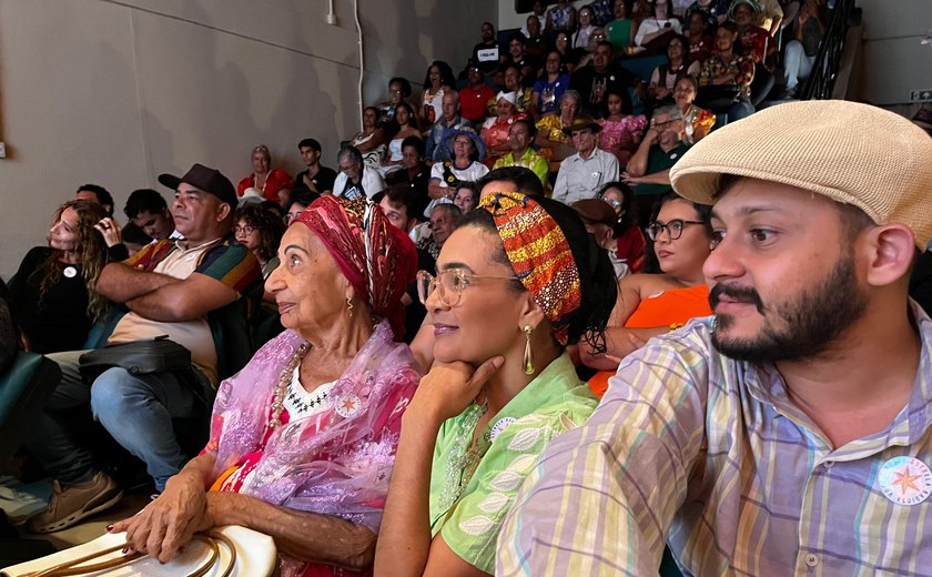 Theatro Homerinho abre suas portas para o projeto Giro das Tradições, valorizando saberes da cultura popular de Alagoas