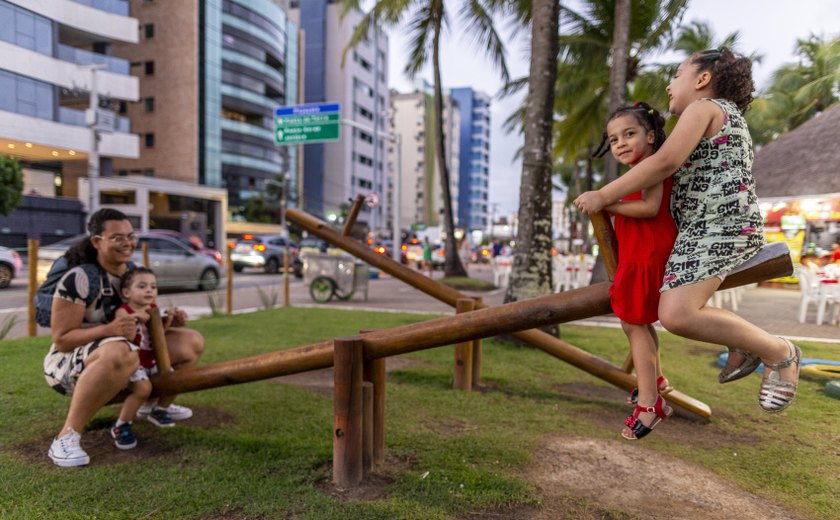 Orla marítima de Maceió ganha novo parque sustentável para crianças