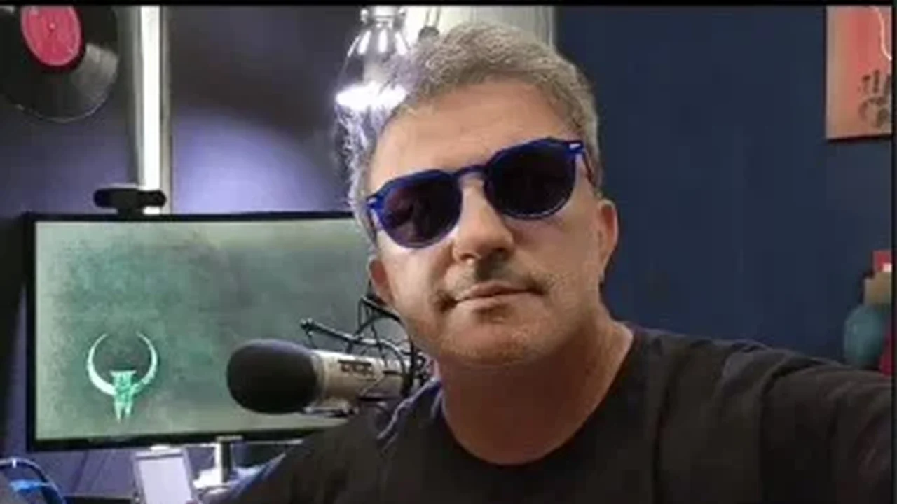 Morre o dublador Figueira Júnior, de Futurama e Dragon Ball, aos 60 anos de idade