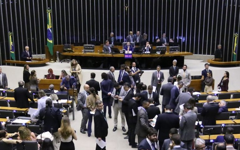 Câmara aprova MP que cria licença ambiental especial para obras estratégicas