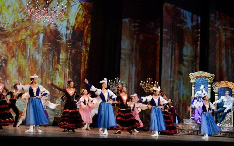 Escola Bolshoi no Brasil celebra 25 anos com espetáculo completo de 'Lago dos Cisnes' (VÍDEOS)