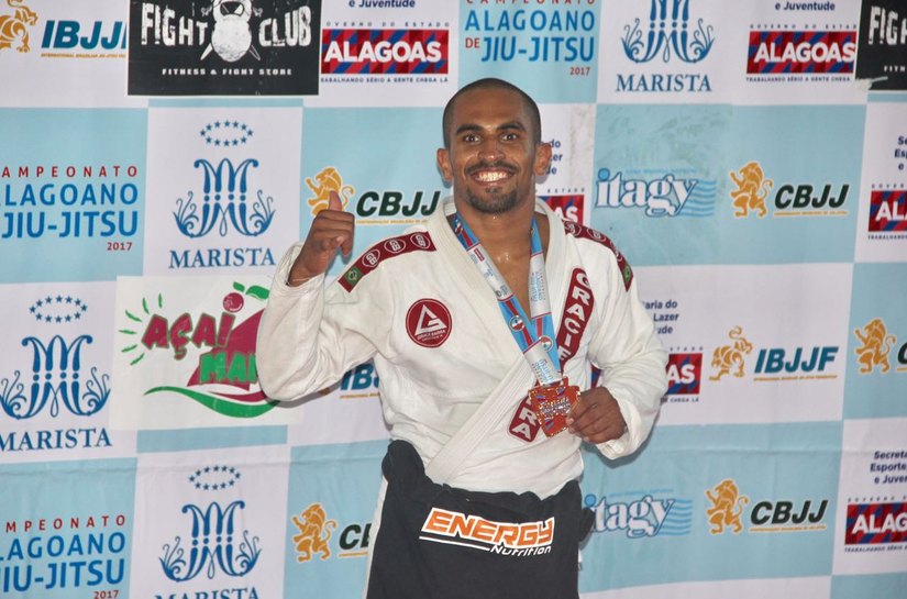 Representando Arapiraca, Ítalo Ribeiro sagra-se campeão alagoano de jiu-jitsu