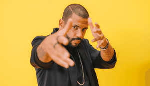 Projota apresenta show em Aracaju neste sábado