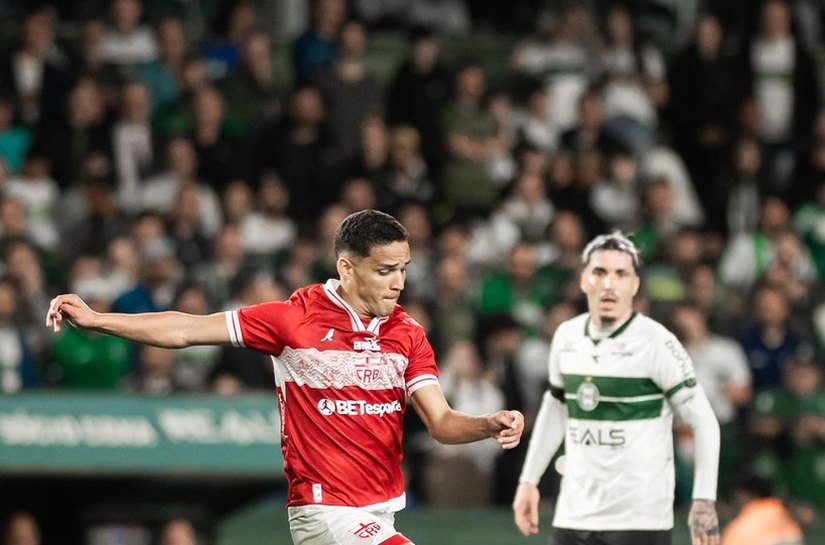 Em jogo equilibrado, CRB e Coritiba empatam em 0 a 0 na Série B