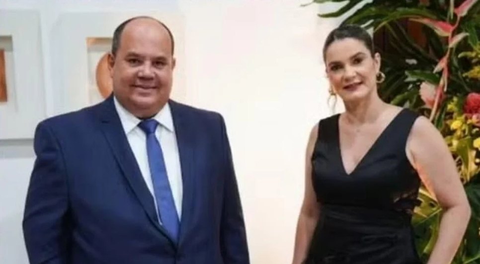 O secretário Gustavo Pontes e sua esposa, Luciana de Fátima Leite Pontes de Miranda. - Foto: Reprodução