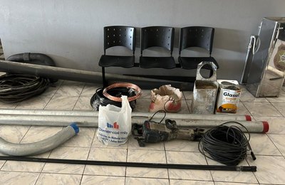 Polícia Civil prende dono de ferro-velho por receptação de fios de cobre no Jacintinho