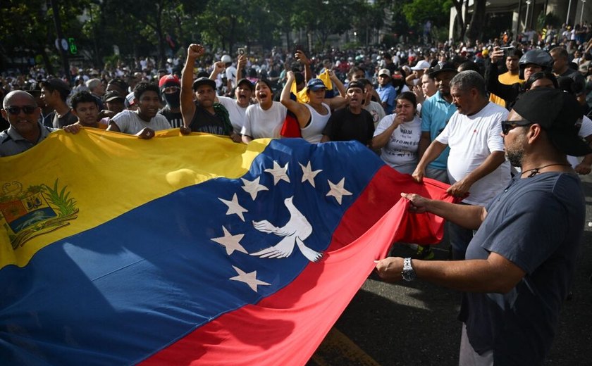 Repressão na Venezuela: Mais de 700 pessoas são presas em protestos contra reeleição de Maduro