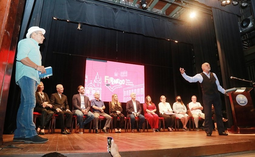 Poetas Sabino Romariz e Ângelo Monteiro são destaques na FliPenedo