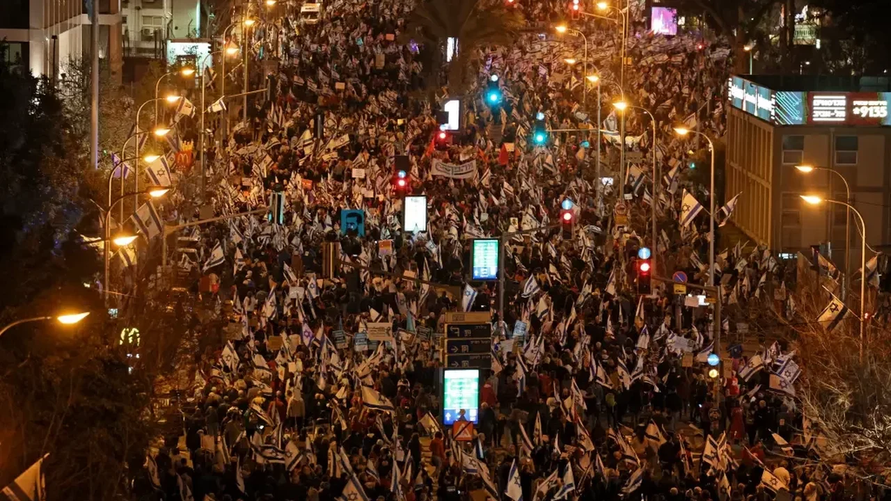 Antes de votação crucial em Israel, 10 mil reservistas anunciam que vão parar de servir