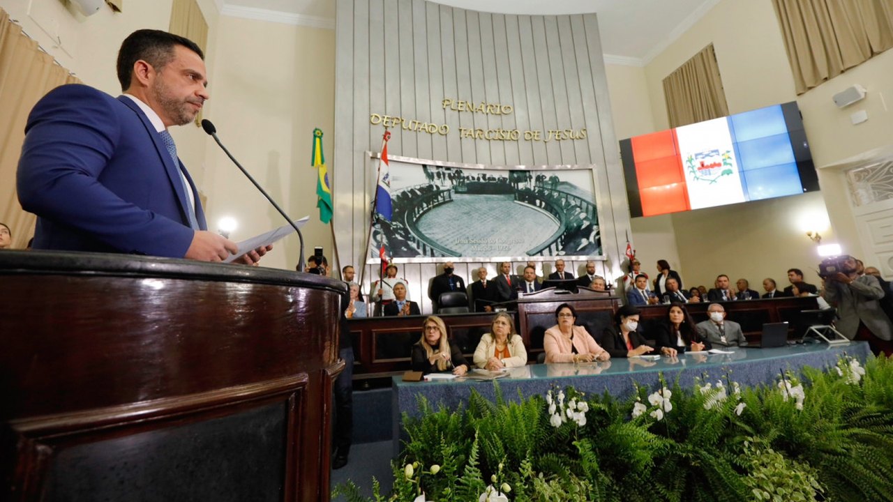 Governador e vice-governador são empossados na Assembleia Legislativa