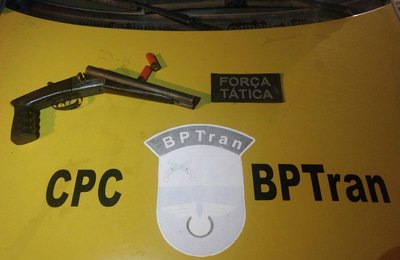 BPTran apreende arma e peças de moto roubada, no Cidade Universitária