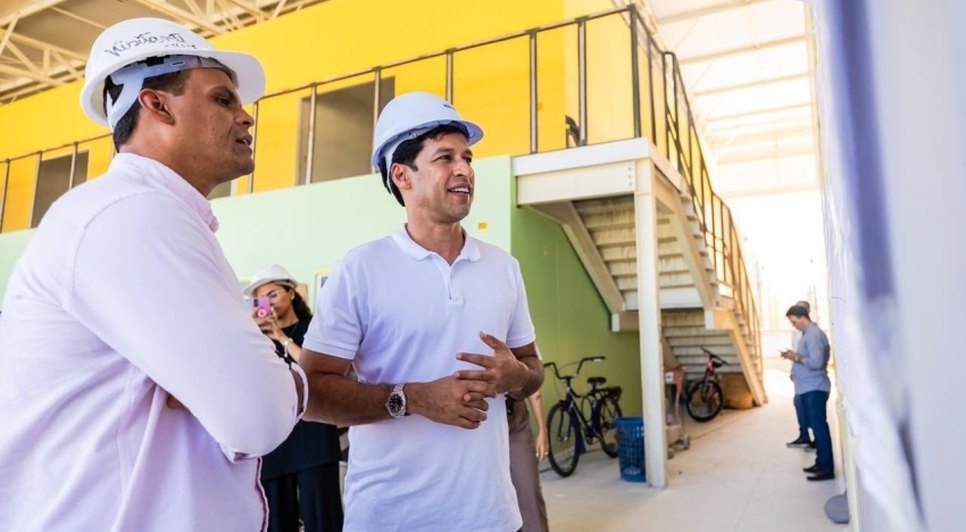 Secretário João Folha e prefeito Rodrigo Cunha. / Foto: Assessoria.