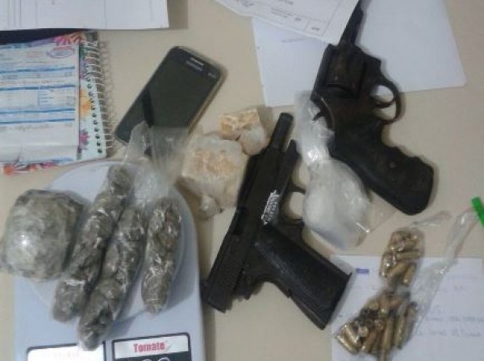 Denúncia ao 181 leva Radiopatrulha à boca de fumo no Jacintinho