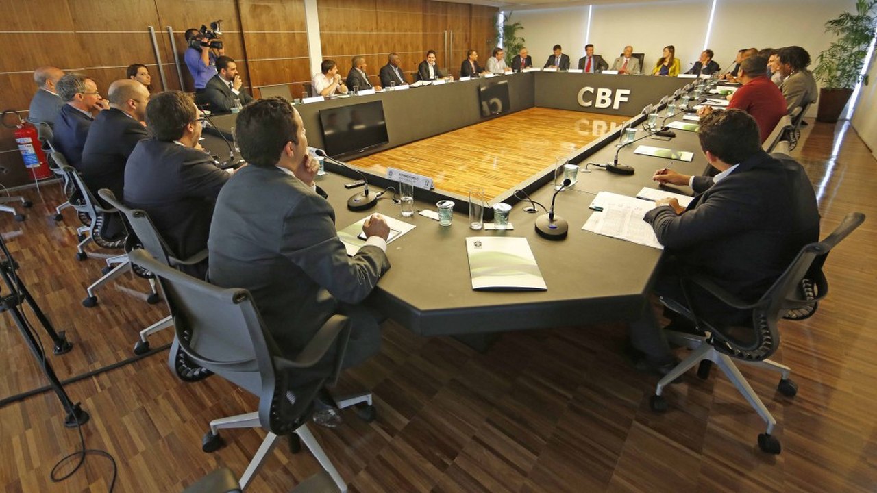 Ex-jogadores debatem o Futebol Brasileiro