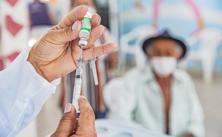 Imunização contra a covid depende das duas doses; cuidados devem ser mantidos
