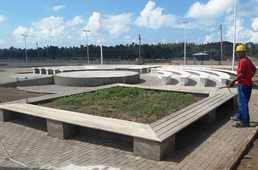 Prefeito Joaquim Beltrão visita obras do campus do Ifal em Coruripe