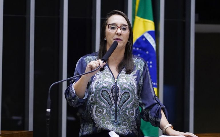 Câmara aprova projeto que inclui educação política e direitos da cidadania no currículo escolar