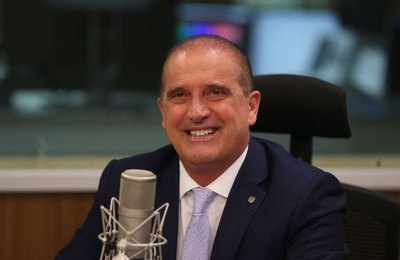 Brasil bate recorde da década na geração de empregos em 2021