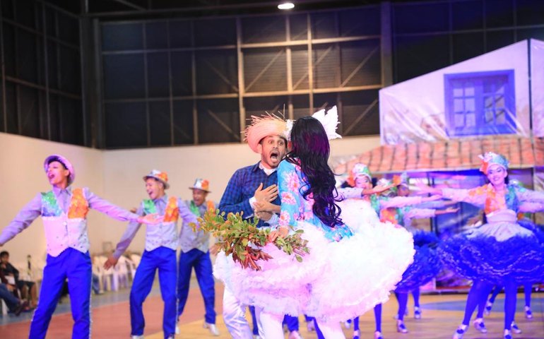 Grupo especial: quadrilhas abordam fé e tradição com produções grandiosas em noite de abertura