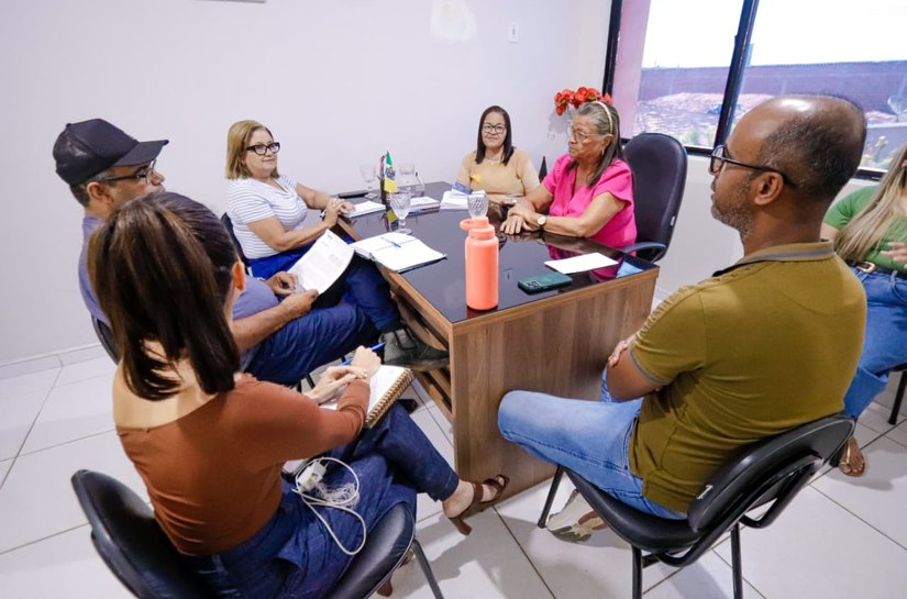 Prefeita de Palmeira e secretária de Educação reúnem equipe para alinhar manutenção preventiva das escolas e retorno às aulas
