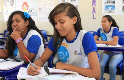 Governador consegue em Brasília ampliação das escolas em tempo integral